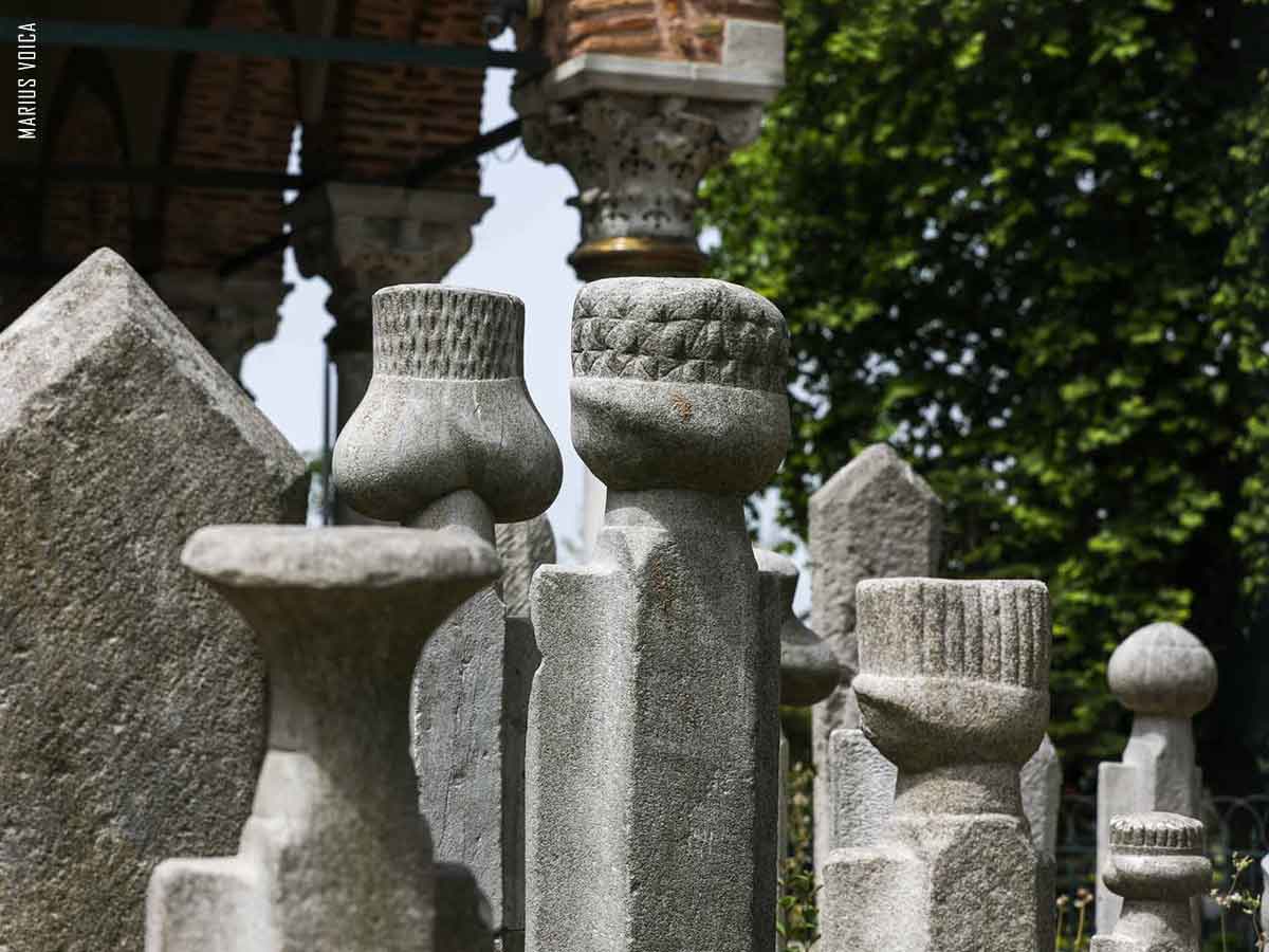 Weird-Istanbul-Cemetery-Tombstones