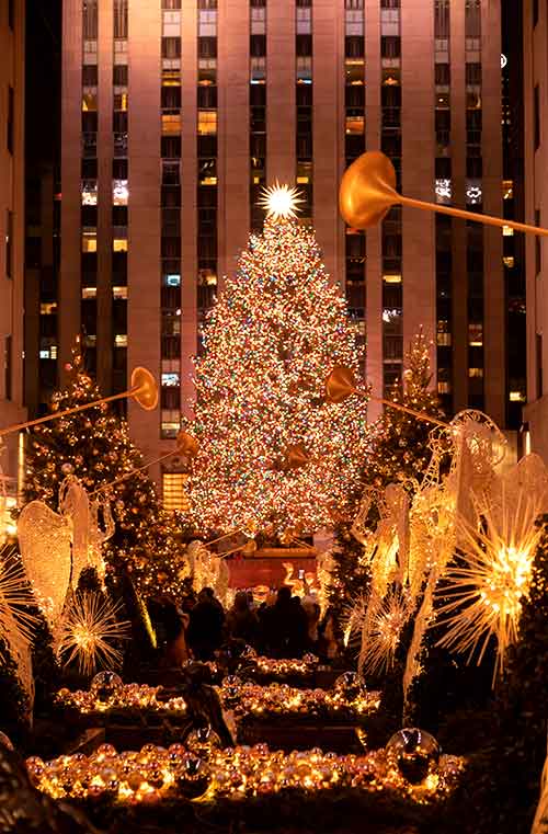 Christmas Atmosphere in New York City versus London