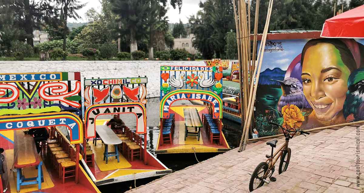 What is a Trajinera - Xochimilco Boat